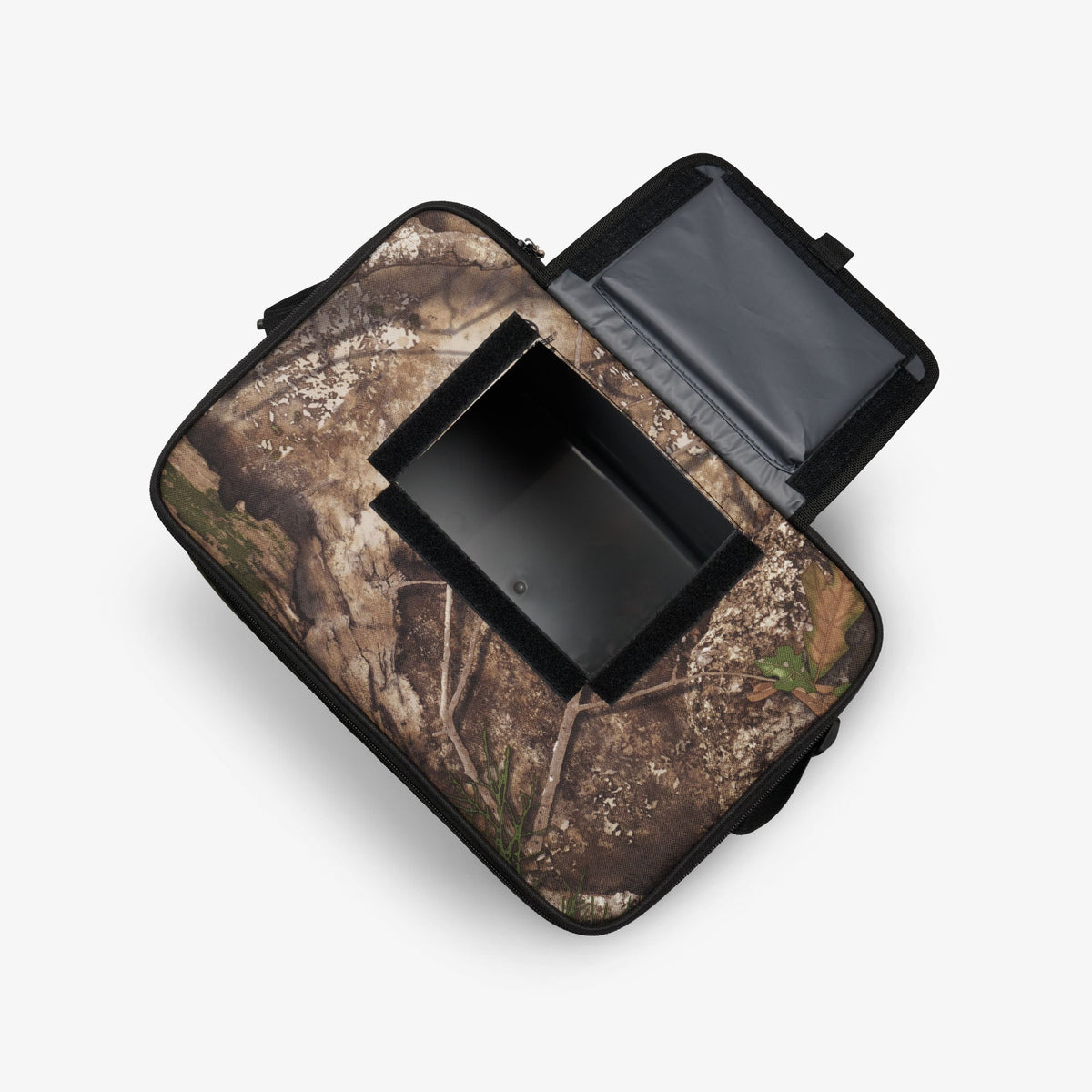 realtree-apx-hlc-28-can-bag-c7 00064354-O3-2025.jpg
